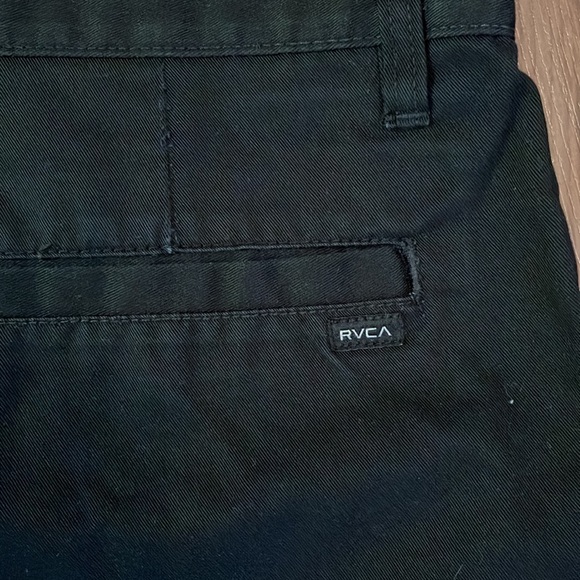 Black RVCA button up shorts - Picture 3 of 4